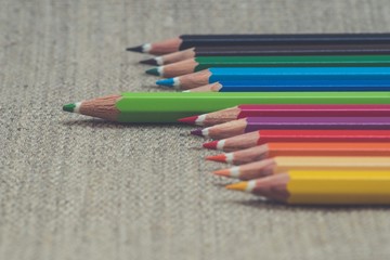 obrazek-kolorowe ołówki