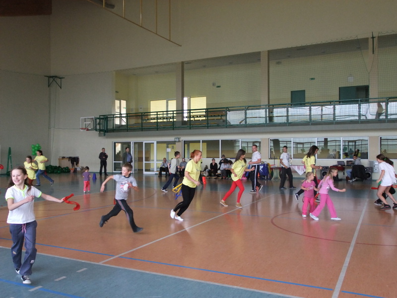 Zdjęcie z turnieju sportowego uczestników projektu pn. "Ścieżką kultury i rekreacji w ciekawsze życie" 
