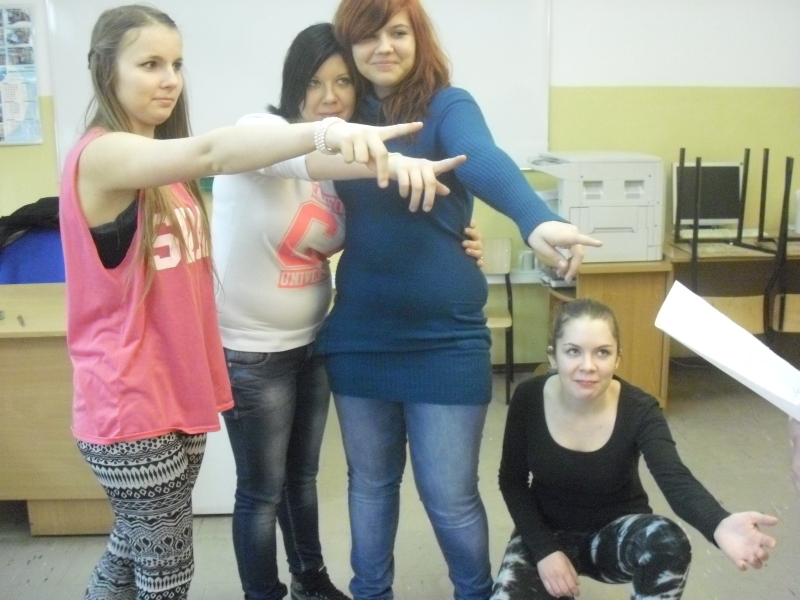 Zdjęcie z warsztat&oacute;w dramowych pn. "Agresja wok&oacute;ł nas"